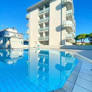Trilocale Con Piscina - Agenzia Cocal Caorle